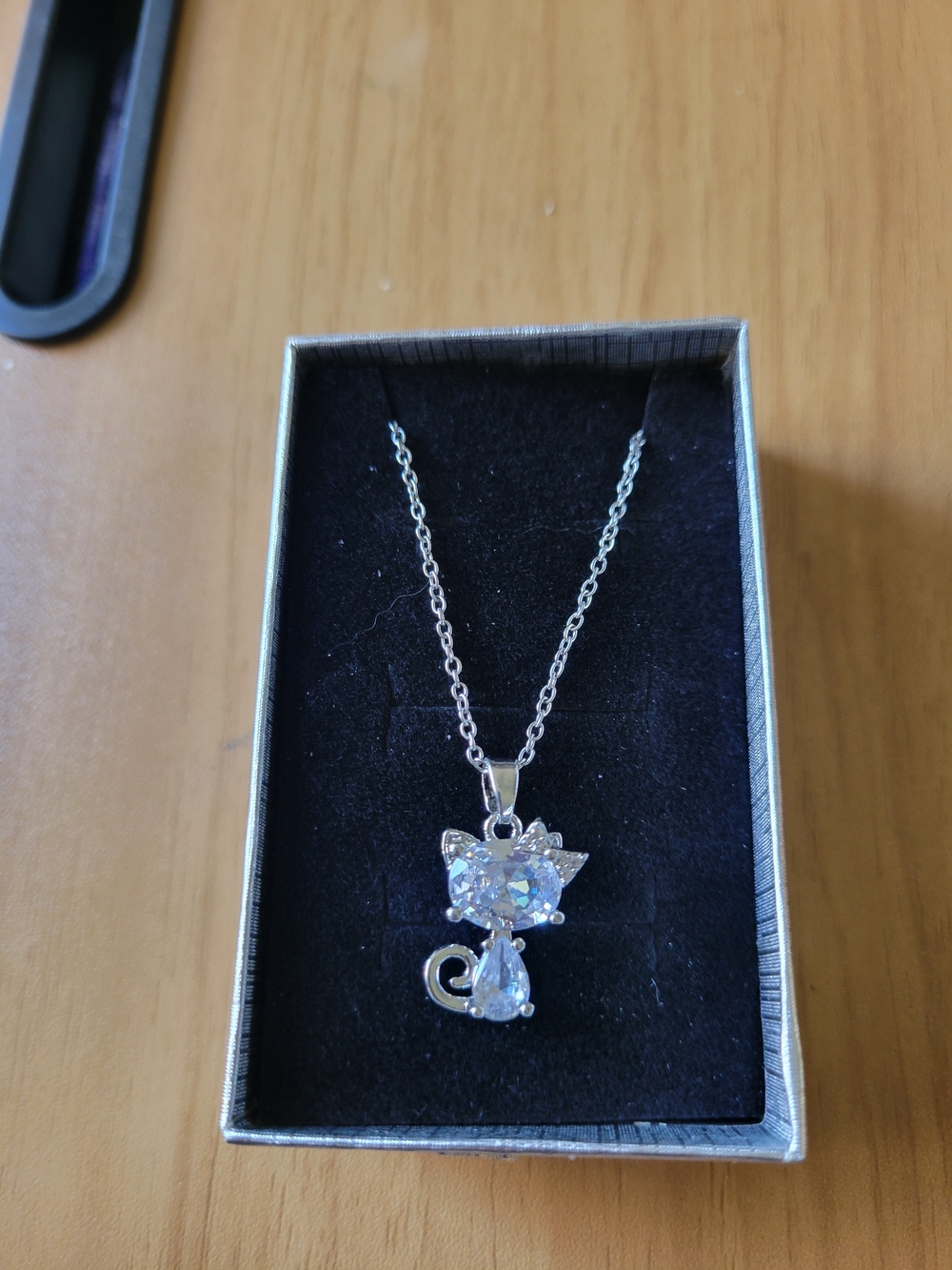 🧋NEW🧋Stainless Steel  Cat Pendant Necklace with Clear Crystal Accents